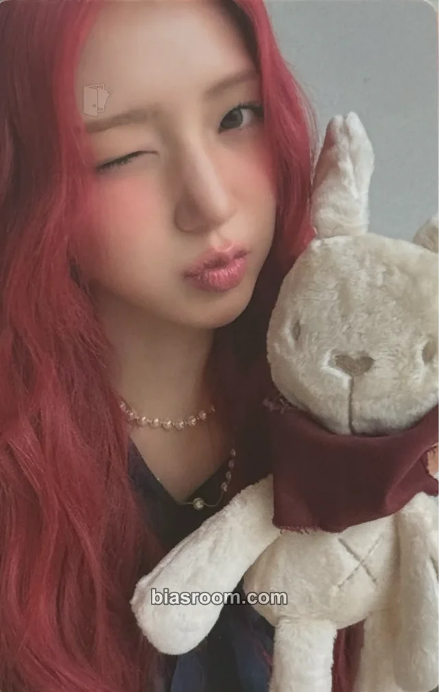 UNCHILD - Yeeun - Yeeun Waves Magazine Other magazine photocard D version