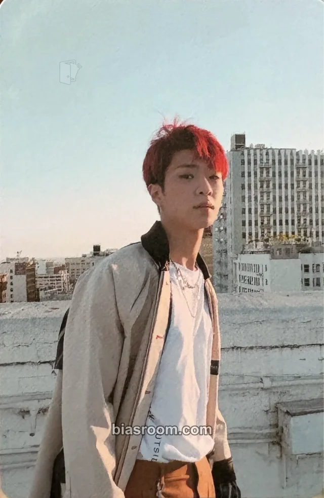 ONF - Wyatt - YOU COMPLETE ME Album album photocard yellow back selfie