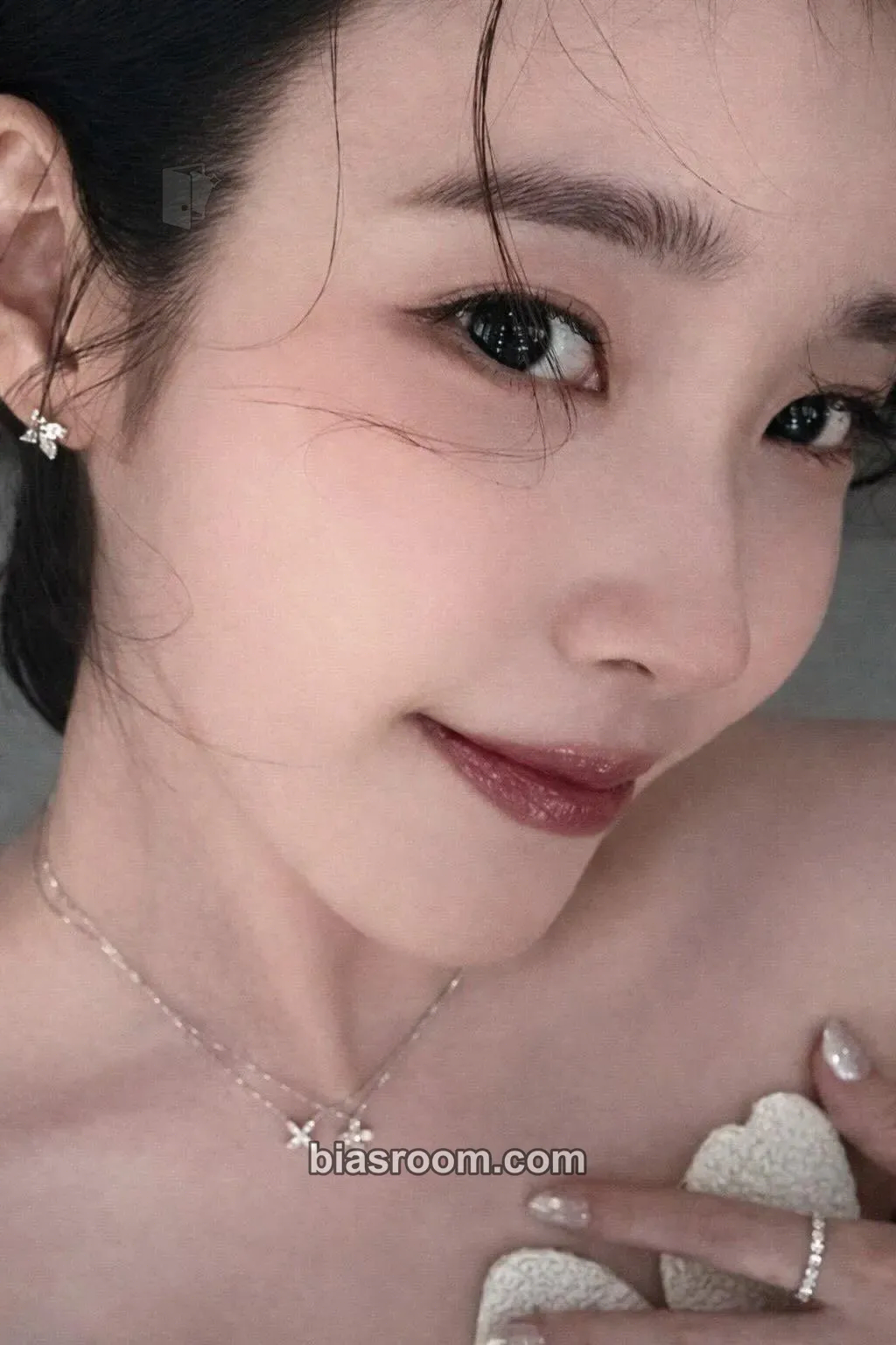 IU J.ESTINA フォトカード IU IU x J.ESTINA Photocard | Bias Room