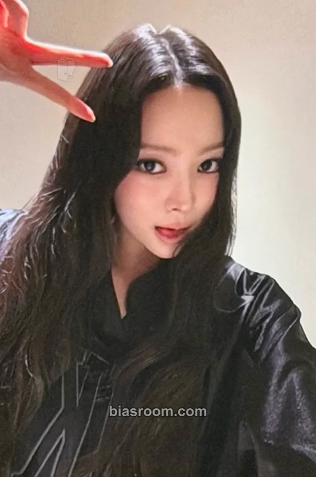 Narin Photocards (MEOVV) | Bias Room