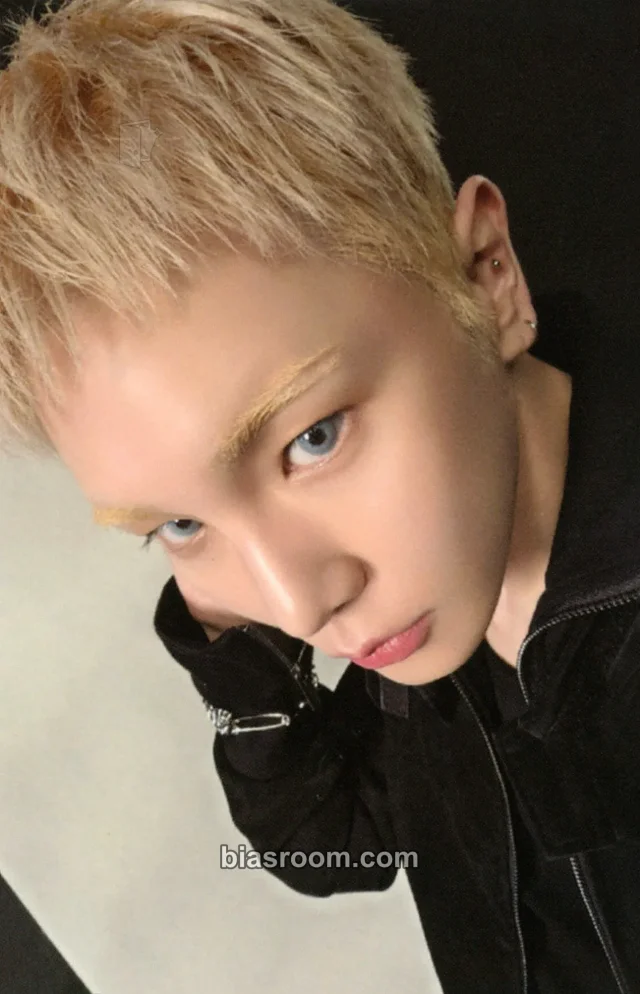 Key SUPERSTAR Photocard - SHINee | Bias Room