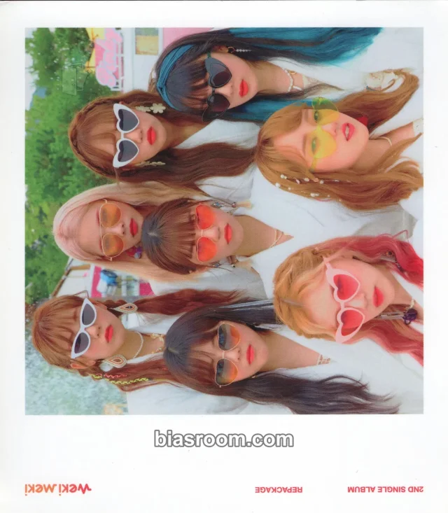 Weki Meki - WEEK END LOL Album postcard album inclusion