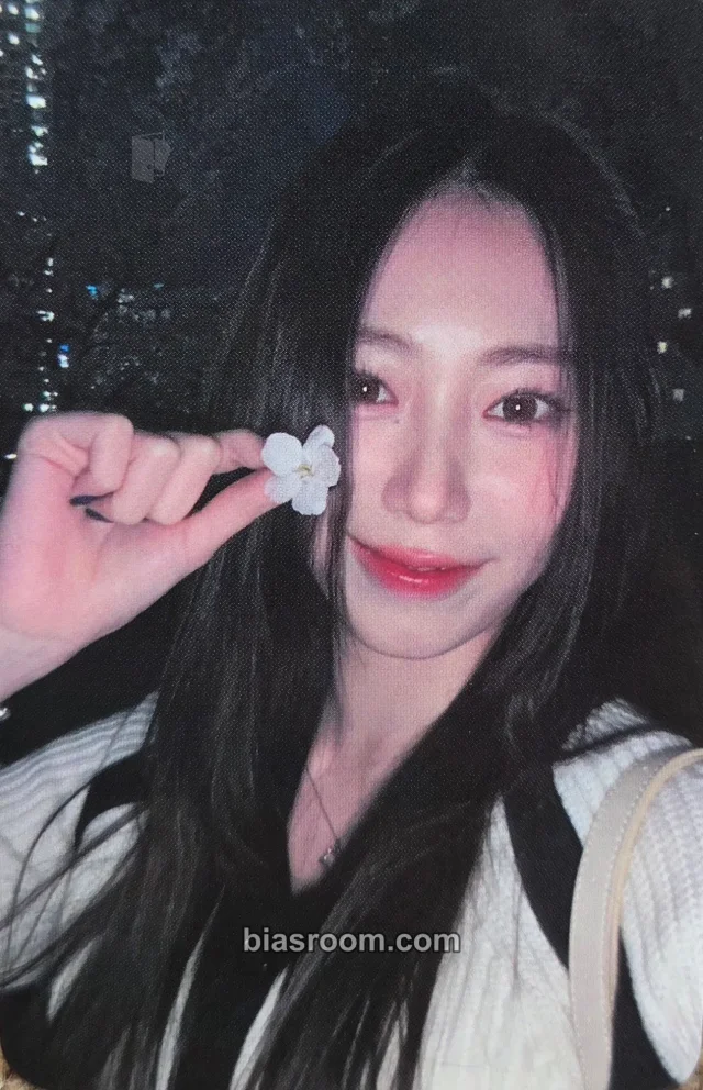 ILY:1 - Elva - IMMM Album inside record fansign