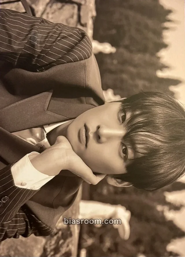 SF9 - Inseong - FIRST COLLECTION Album album inclusion postcard black rated version