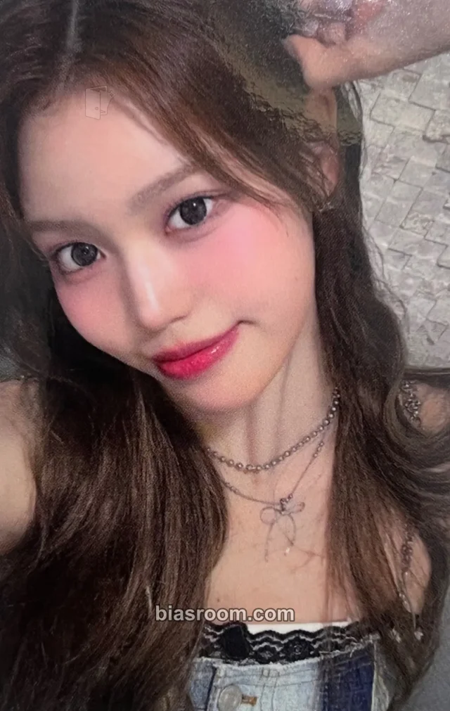 izna - Jeong Saebi - KCON 2025 Event kcon online merch photocard