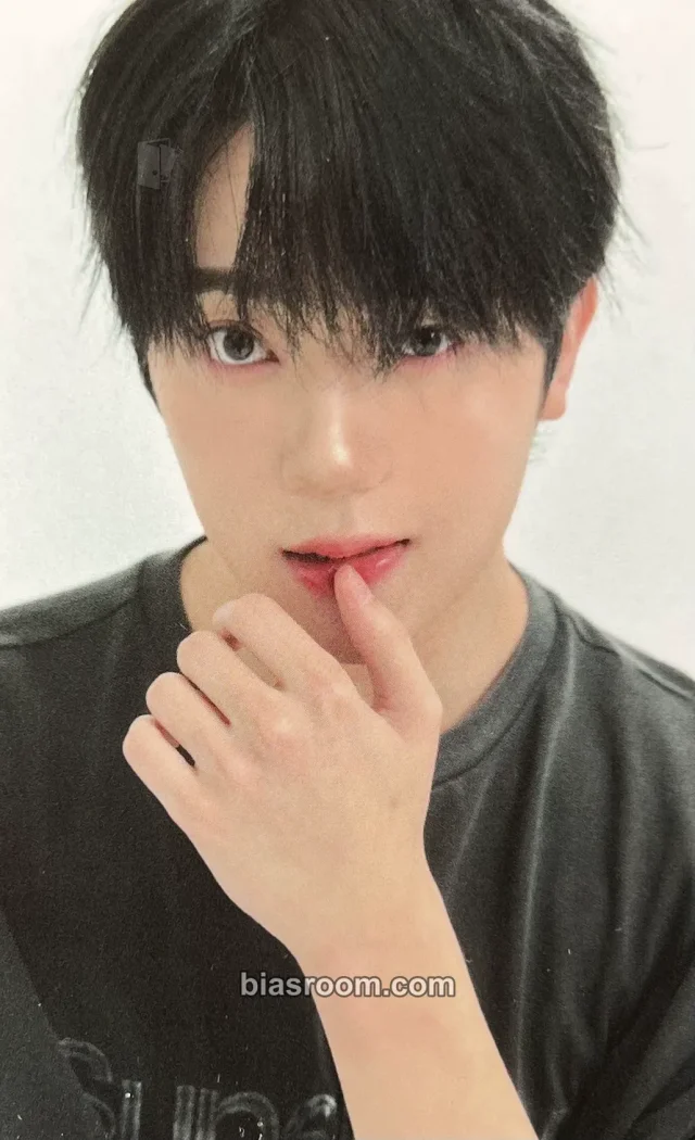 Omega X - Yechan - Special Pop-Up : 4 Years with OMEGA X Event pop-up 4th anniversary