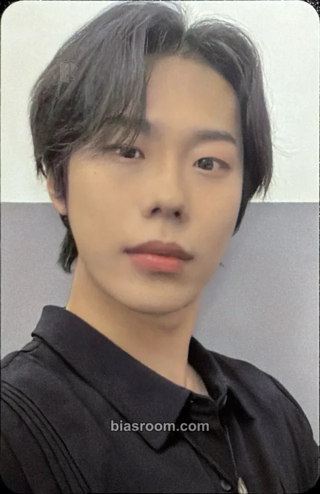 Oyster - Ui Geon - Mannequin Album album photocard