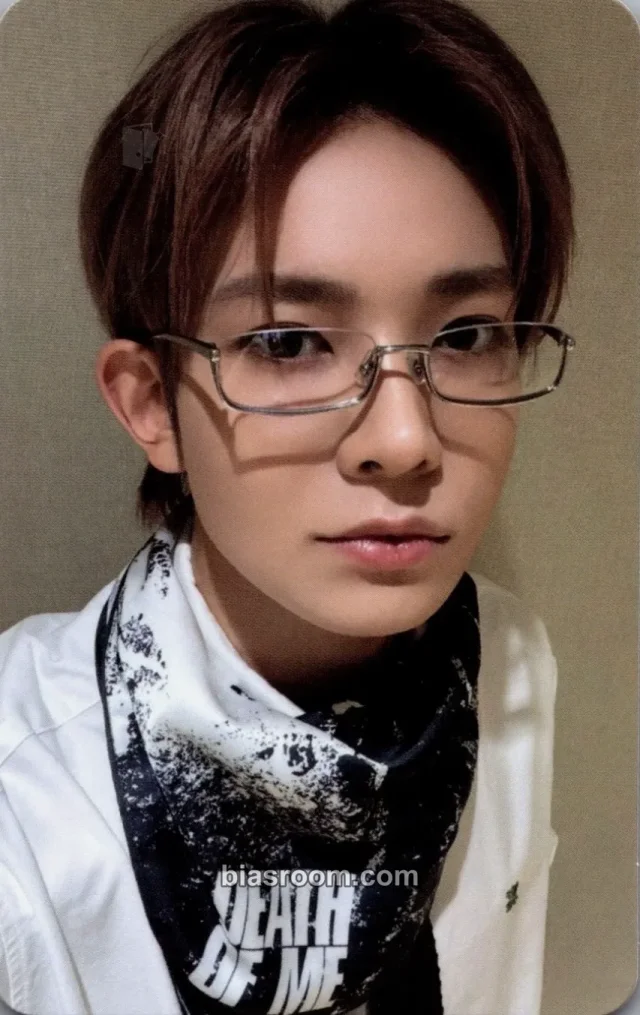EVAN - Evan (Heeseung) - DEATH OF ME Album bandana version A version album photocard