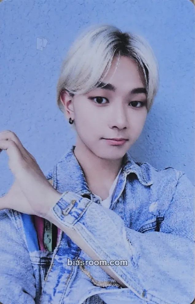 HeeJu Back To The Future Photocard - CMDM - CMDM K-pop photocard