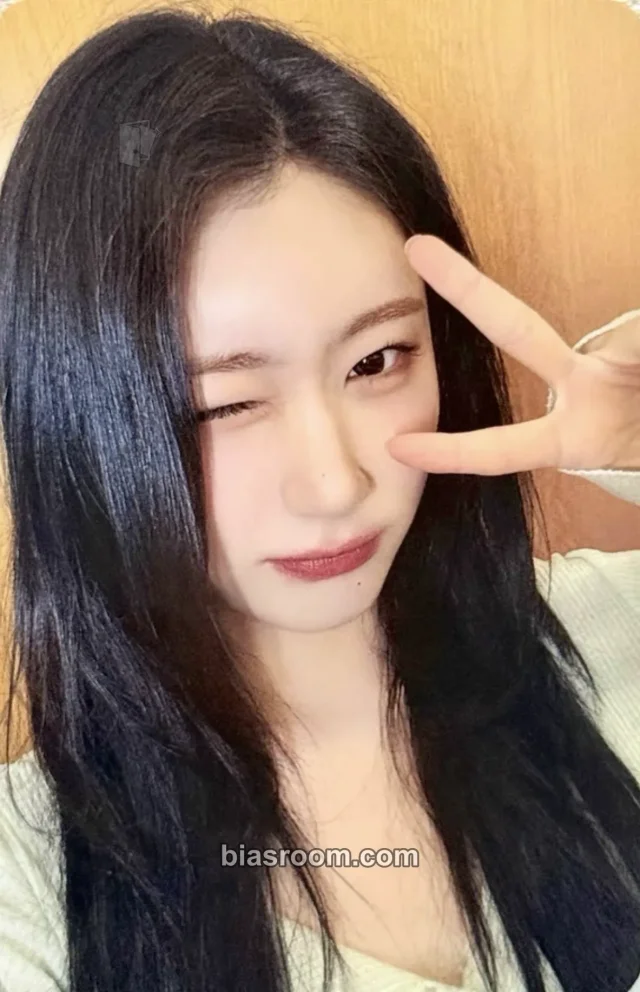 ITZY - Chaeryeong - Motto Album makestar video call/fancall round 17