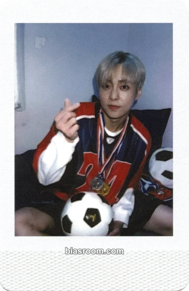 EXO - Xiumin - 2025 XIUMIN Season's Greetings — PLAY Of The GAME Other season's greetings pob (pre-order benefit) polaroid ktown4u