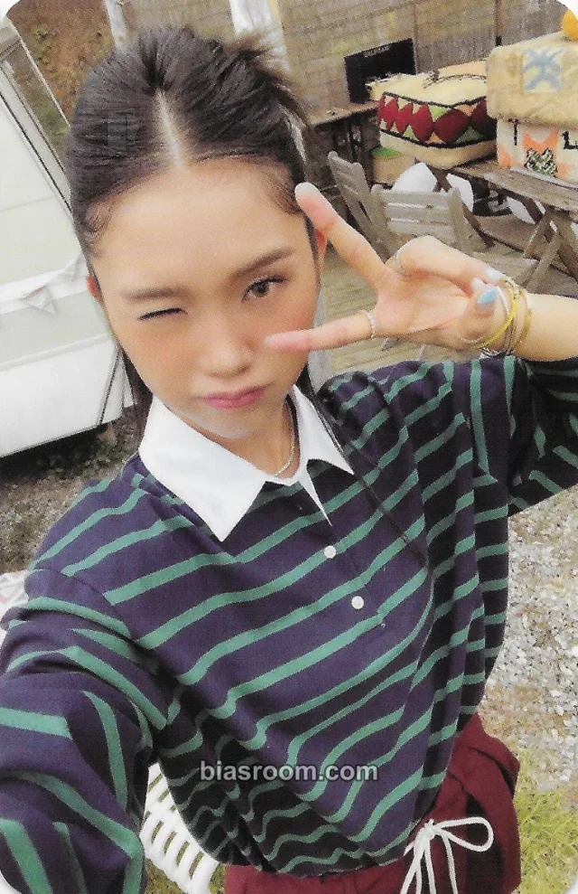Mimi OH MY GIRL 2025 Season's Greetings [LET'S GO ON A TRIP] K-pop photocard