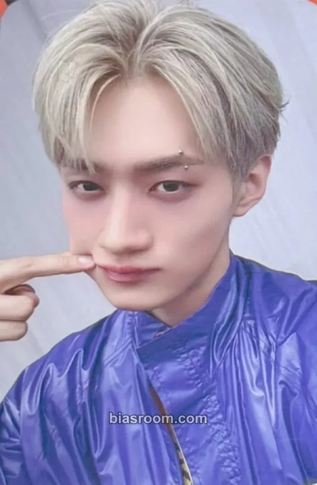 VERIVERY - Yongseung - CONFETTI Album aladin pob (pre-order benefit)