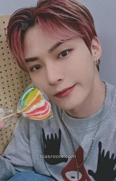 Hangyeom Love Me Like Photocard - Omega X - Omega X K-pop photocard