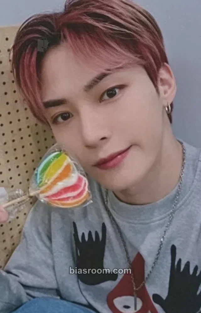 Omega X - Hangyeom - Love Me Like Album dear my muse (dmm) round 4 fansign