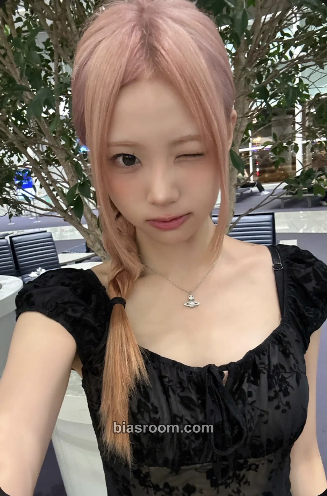 H//PE PRINCESS Sujin H//PE PRINCESS - Sujin - My Bias’s Business Trip Mpickard Event mnet plus chat limited press listing photo 1