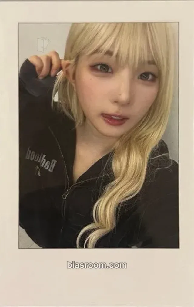 tripleS - Hayeon - LOVE&POP pt.1 Album jjmuze (jj muze) video call/fancall polaroid round 2