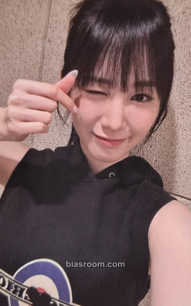 EVERGLOW - Mia - ZOMBIE Album ktown4u round 2 video call/fancall