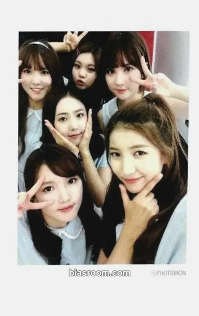GFRIEND - LOL Album meet & greet mwave/mnet plus merch polaroid