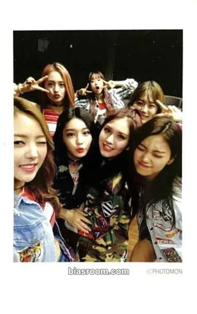 I.O.I - Whatta Man Album meet & greet mwave/mnet plus merch polaroid