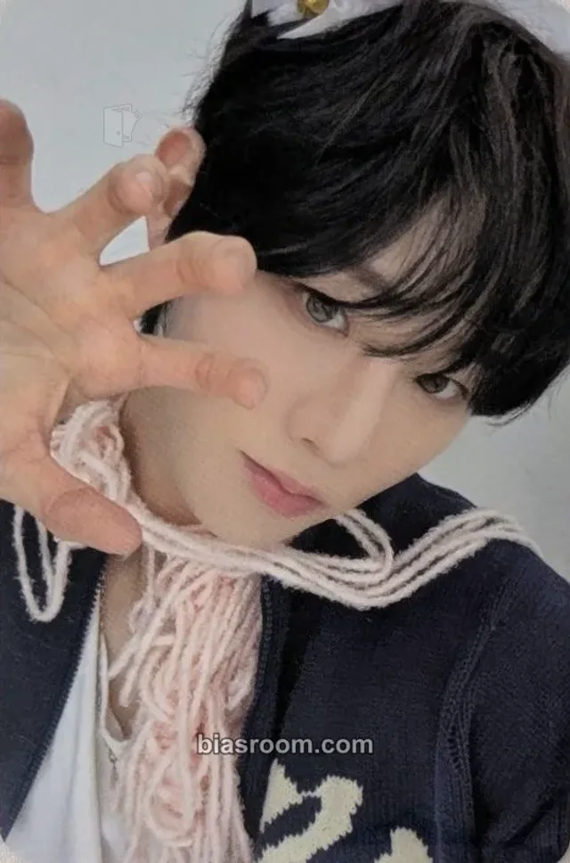 Ji Yunseo EVNNE HOT MESS K-pop photocard