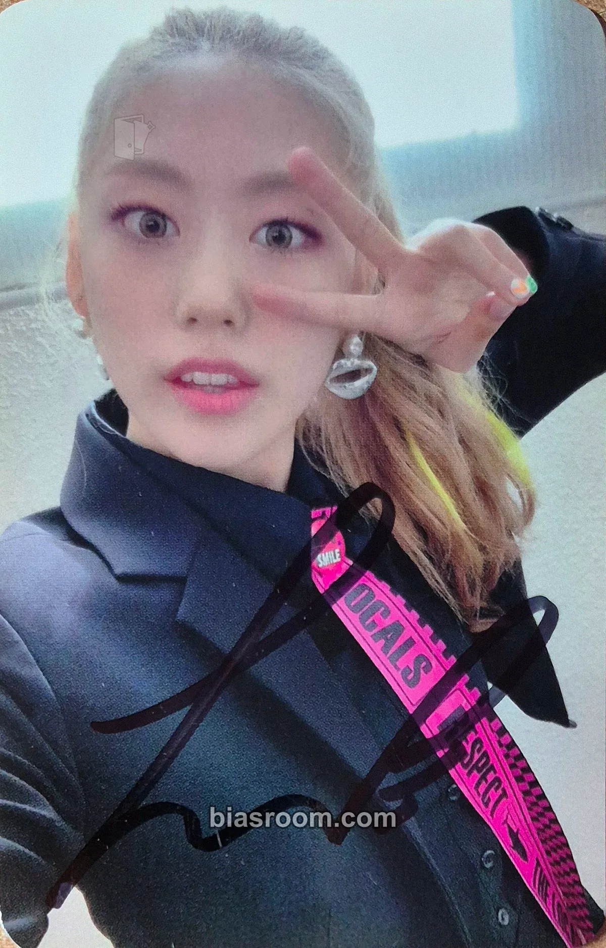 Lua LOCK END LOL Photocard - Weki Meki - Weki Meki K-pop photocard