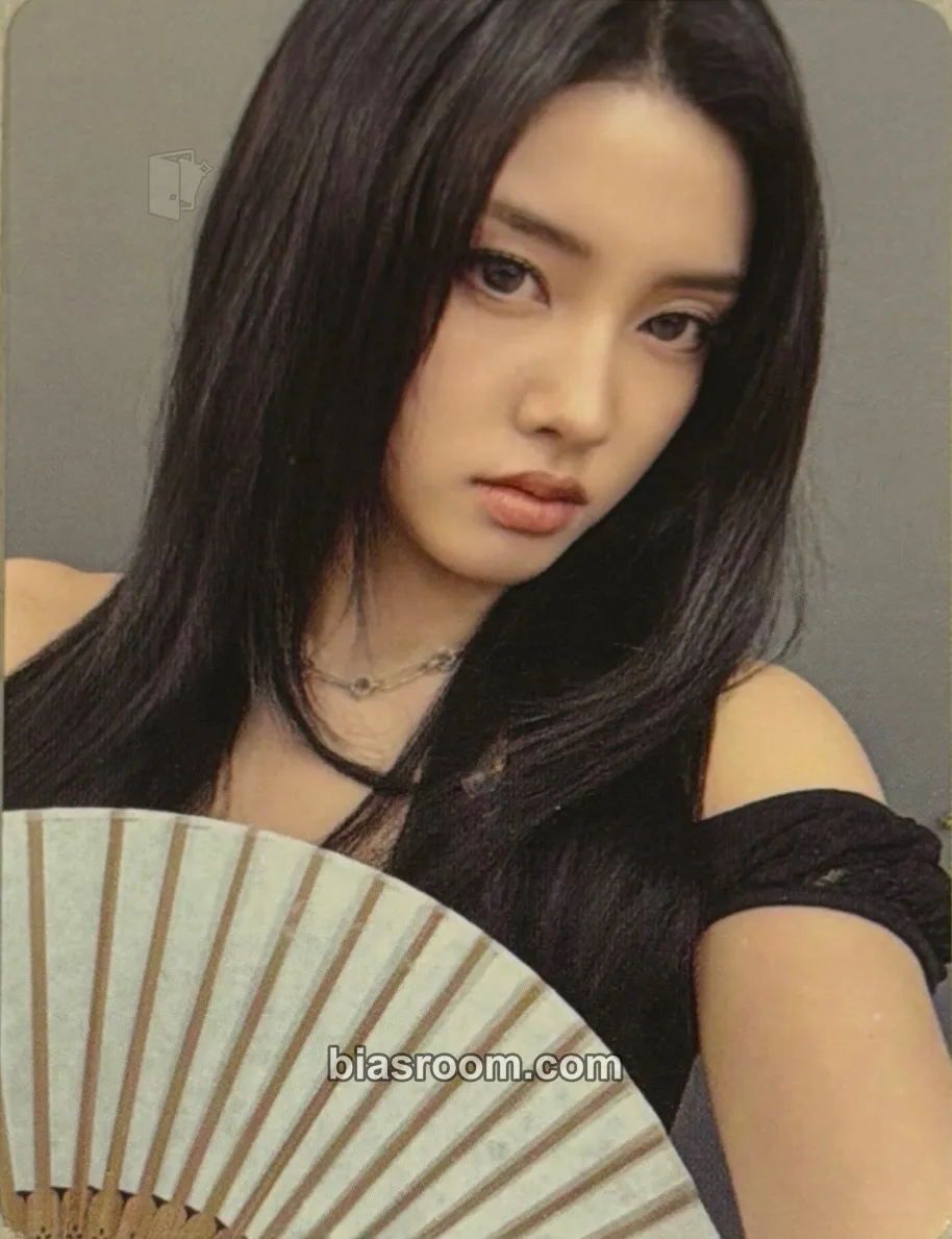 Yoon STAY ALIVE Photocard - STAYC - STAYC K-pop photocard