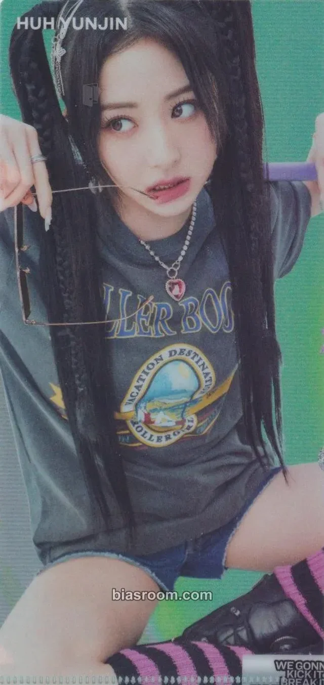 LE SSERAFIM - Huh Yunjin - Flame Rises Tour (2023) Event nagoya clear file/l-holder venue-limited ticket holder
