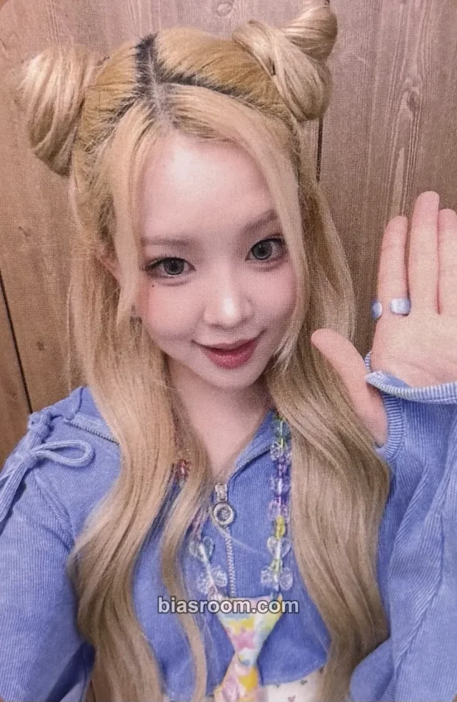 HEART OF WOMAN - Ayne - Heart Byte : LEGACY Album video call/fancall withmuu/withdrama round 4 double-sided pob (pre-order benefit)