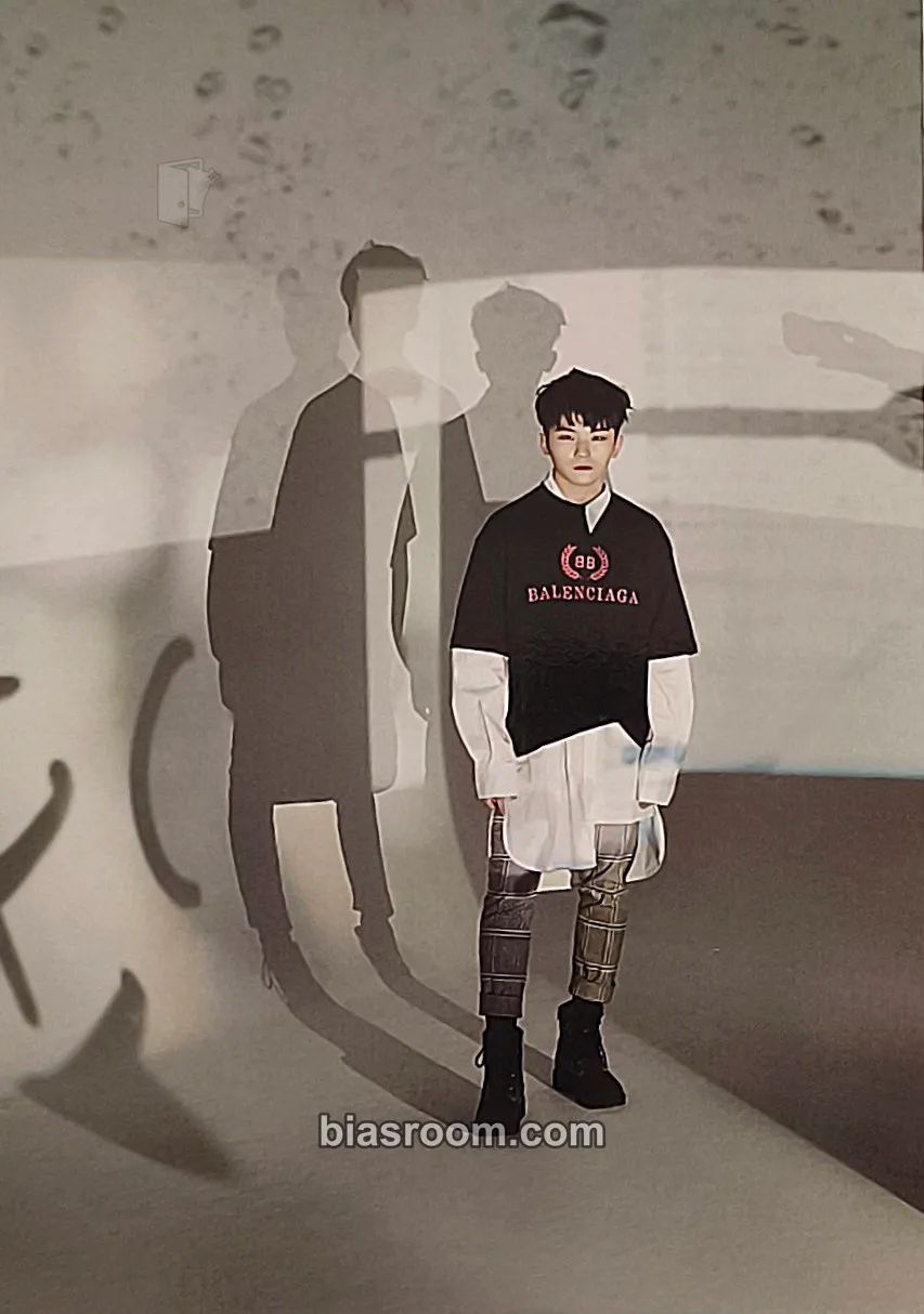 Woozi DIRECTOR'S CUT Photocard - SEVENTEEN - SEVENTEEN K-pop photocard