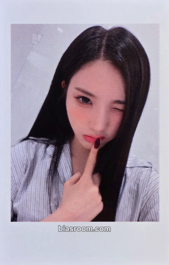 tripleS - Sullin - LOVE&POP pt.1 Album pop-up shanghai purchase benefit polaroid