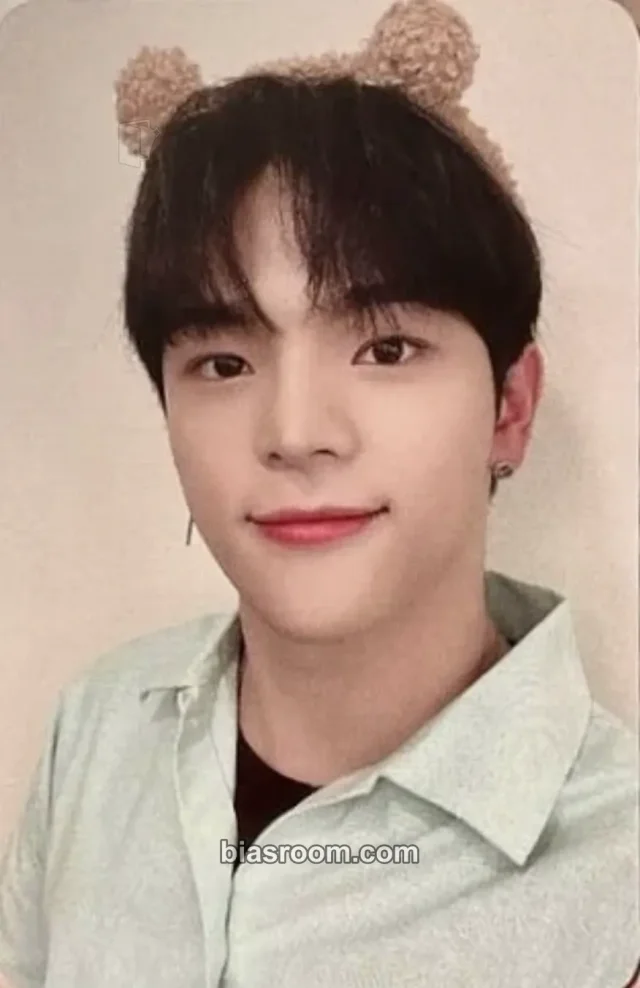 Kim Woojin - Kim Woojin - The Moment: 未成年, A Minor Album video call/fancall everline round 18