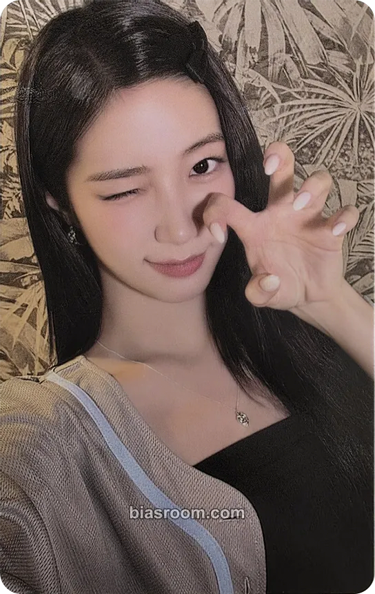 Kazuha Made My Night Photocard - LE SSERAFIM - LE SSERAFIM K-pop photocard