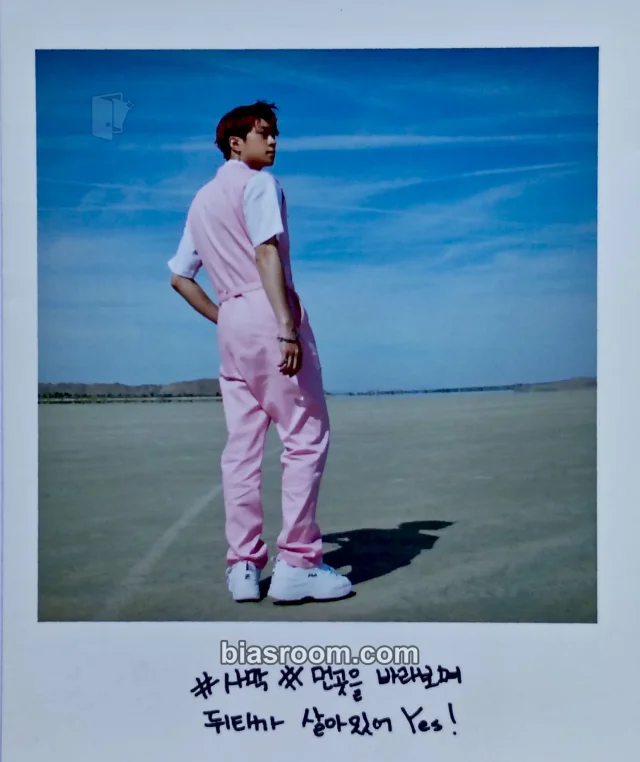 ONF - Wyatt - YOU COMPLETE ME Album album inclusion polaroid