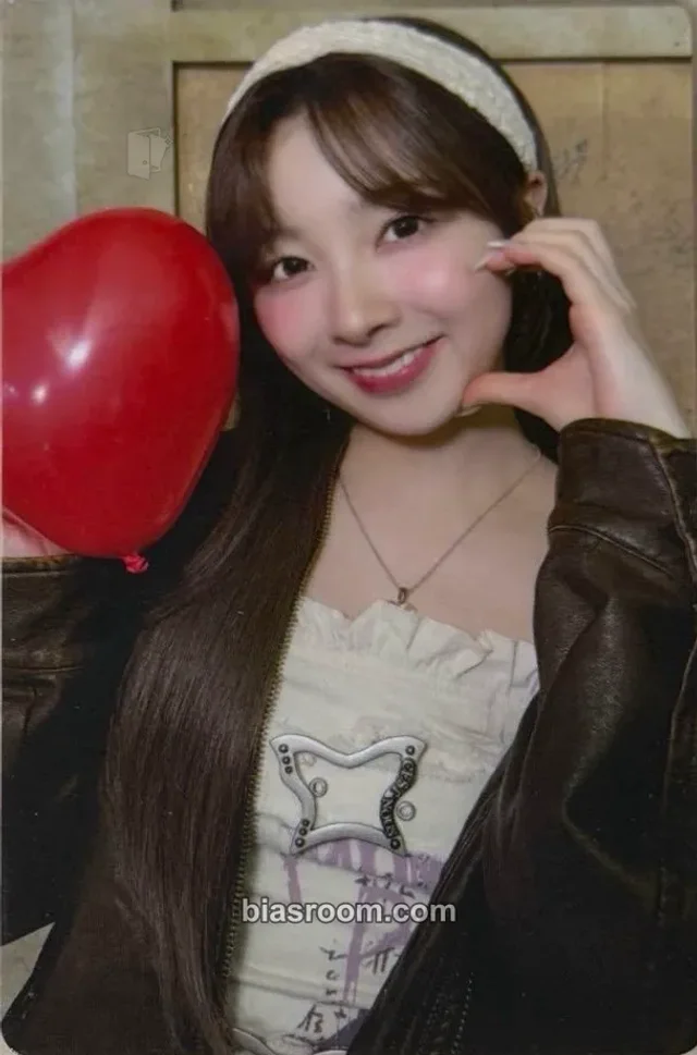 NiziU - Miihi - LOVE LINE Album merch photocard MD event jyp/fans shop
