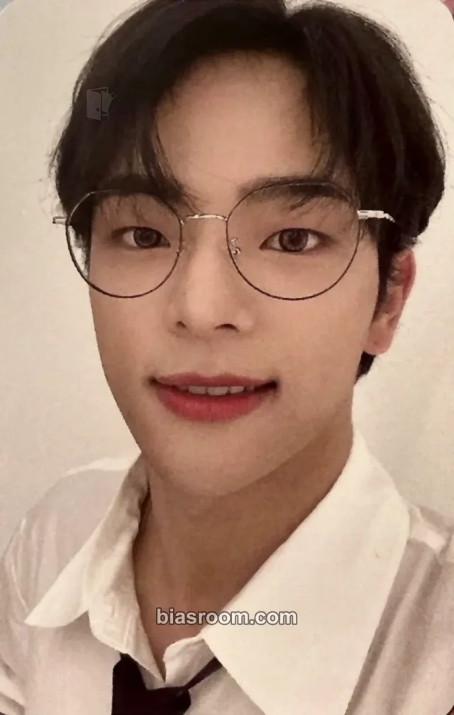Kim Woojin - Kim Woojin - The Moment: 未成年, A Minor Album video call/fancall everline round 11