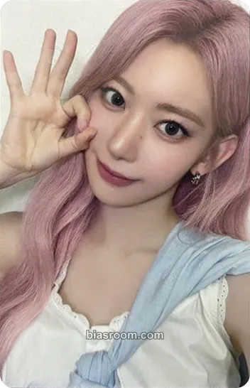 Sakura Pureflow Tour (2026) Photocard - LE SSERAFIM - LE SSERAFIM K-pop photocard