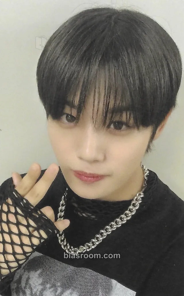 FANTASY BOYS - Hikari - Fantasy Boys Fan Concert: Welcome To Your Fantasy Event event selfie version 2
