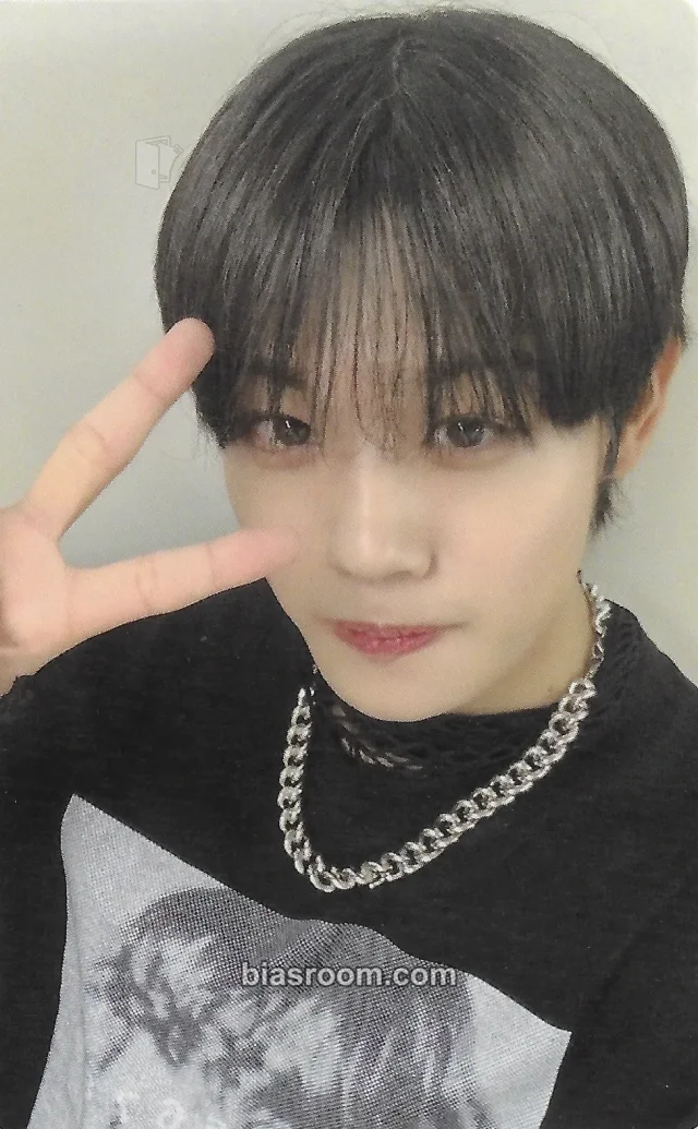 FANTASY BOYS - Hikari - Fantasy Boys Fan Concert: Welcome To Your Fantasy Event version 3 event concert selfie
