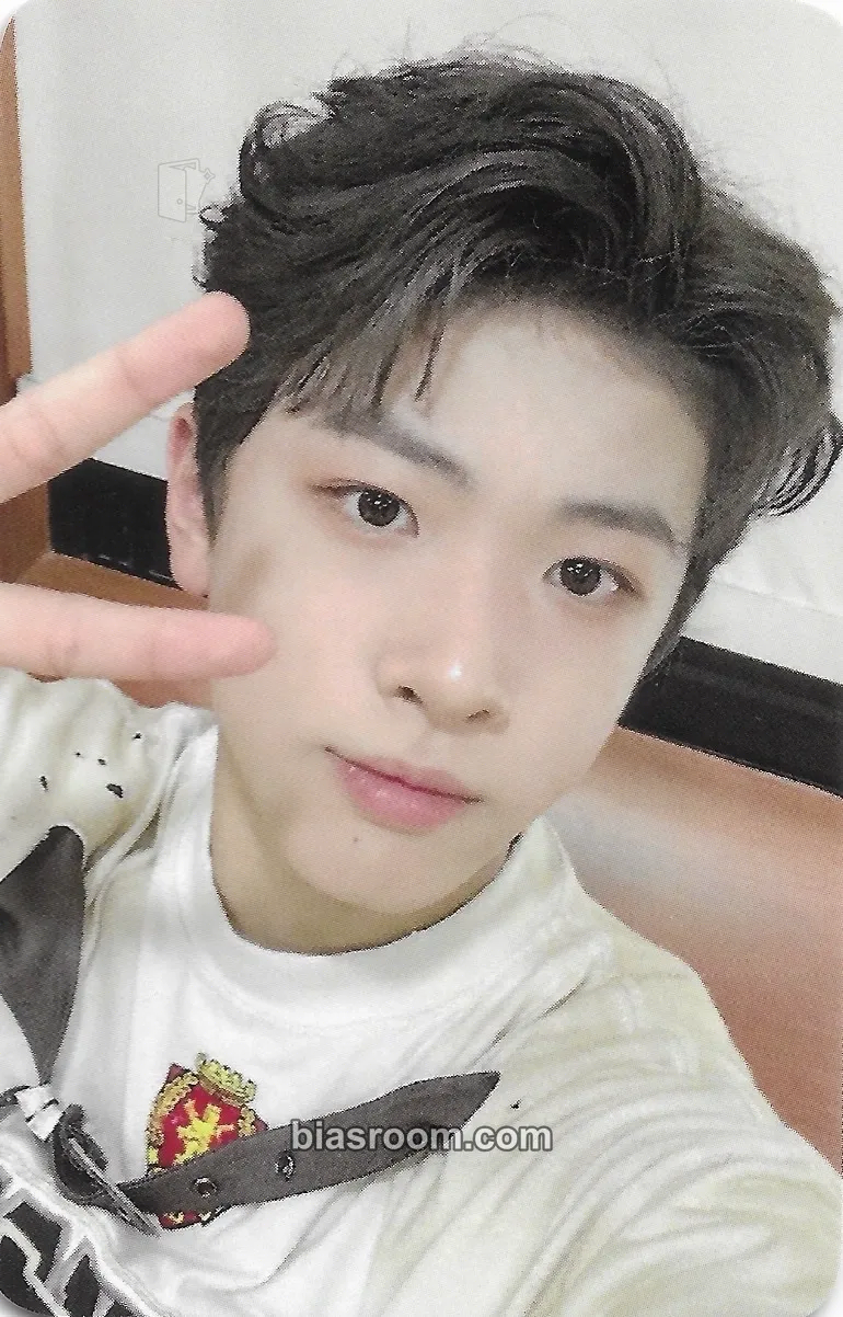 Oh Hyeontae NEW TOMORROW Photocard - FANTASY BOYS - FANTASY BOYS K-pop photocard