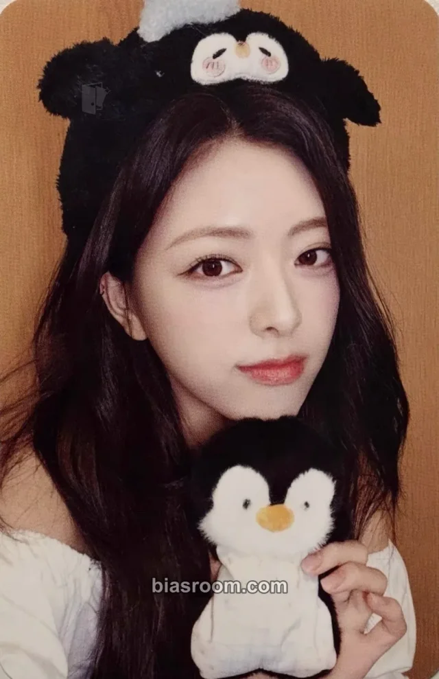Yuna ITZY Motto K-pop photocard