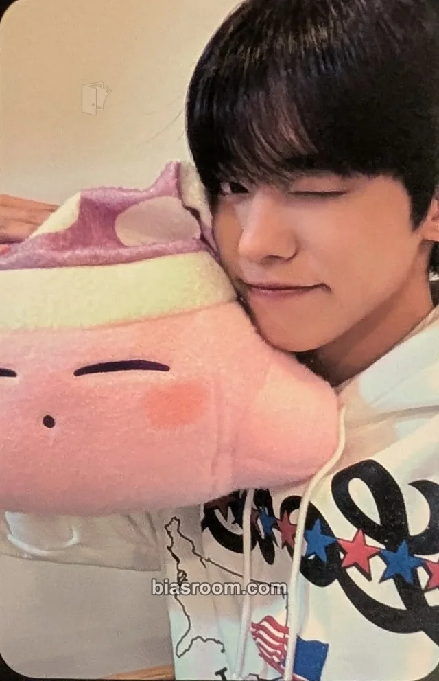 ONF - Yuto - ONF: MY IDENTITY Album fromm store pob (pre-order benefit)