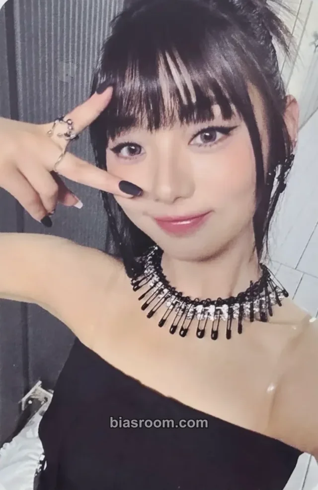 UNIS - Hyeonju - CURIOUS Album broadcast week 1