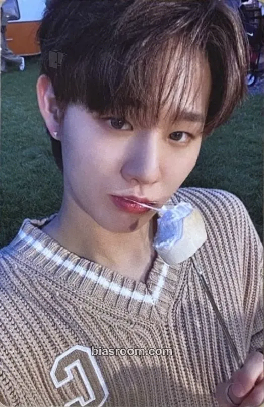 Ji Yunseo EVNNE 1st Fanmeeting: Good EVNNEing Photocard - EVNNE - EVNNE K-pop photocard