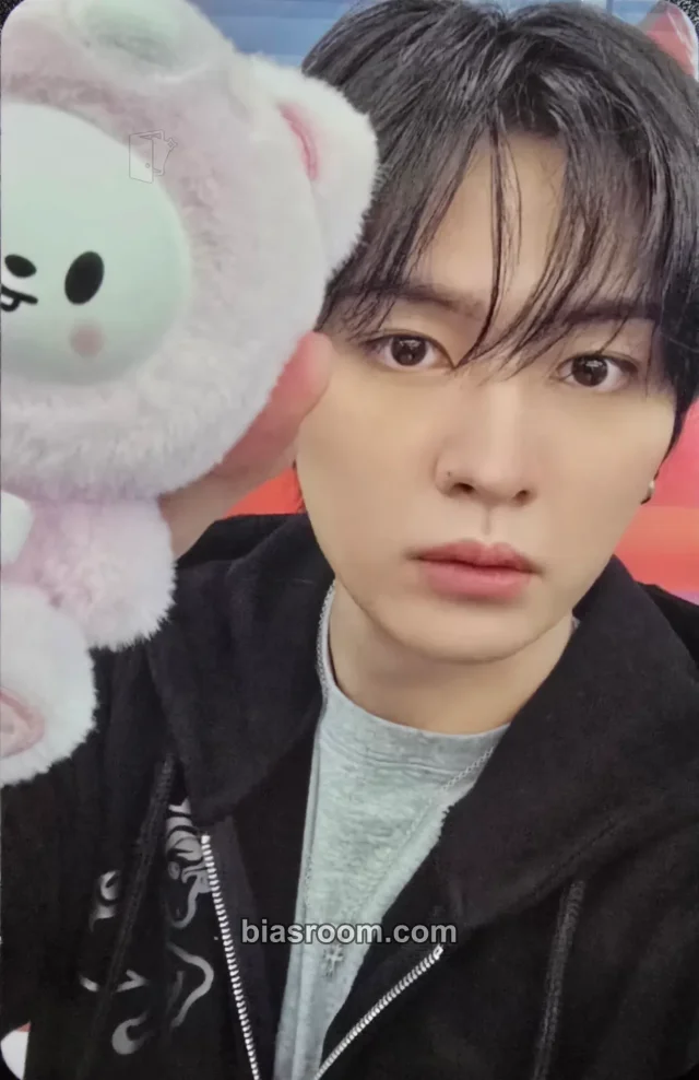 Stray Kids - Lee Know - SKZOO EVERYWHERE ALL AROUND THE WORLD Pop-Up Store Event pop-up