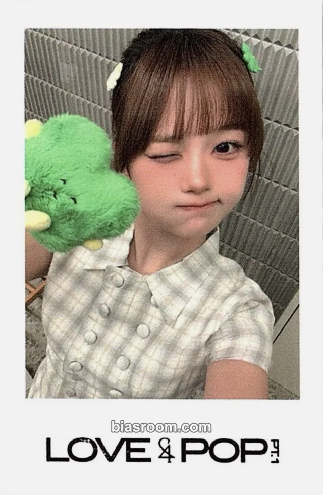 tripleS - Seoah - LOVE&POP pt.1 Album hellolive video call/fancall round 3 1:1 polaroid