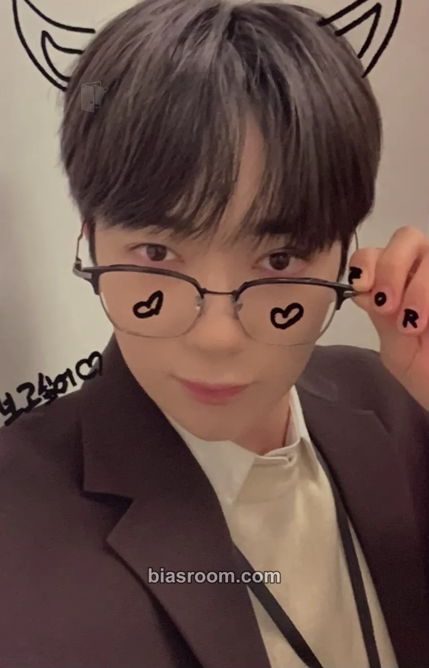 Yechan Love Me Like Photocard - Omega X - Omega X K-pop photocard