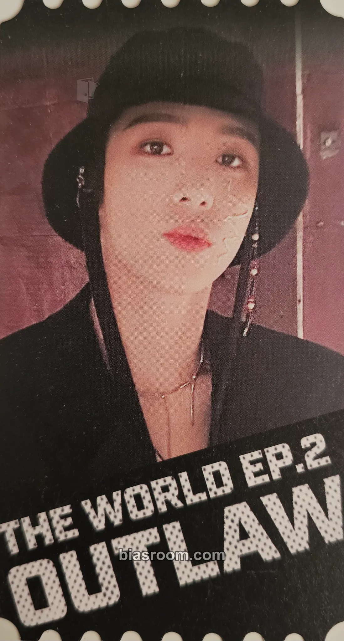 Yunho THE WORLD EP.2 : OUTLAW Photocard - ATEEZ - ATEEZ K-pop photocard
