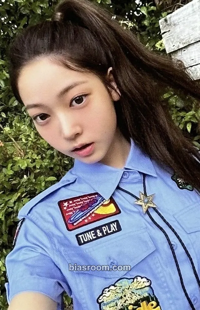 Jia TUNE & PLAY Photocard - TUIDE - TUIDE K-pop photocard