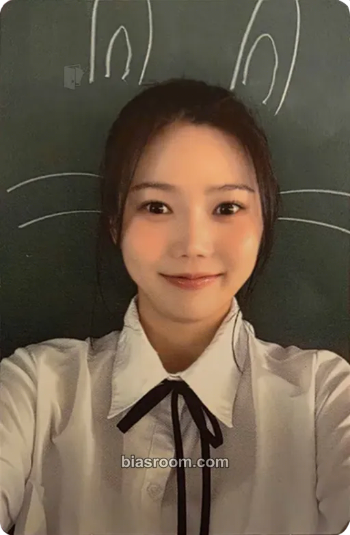 Hyojung Purple Note Photocard - OH MY GIRL - OH MY GIRL K-pop photocard